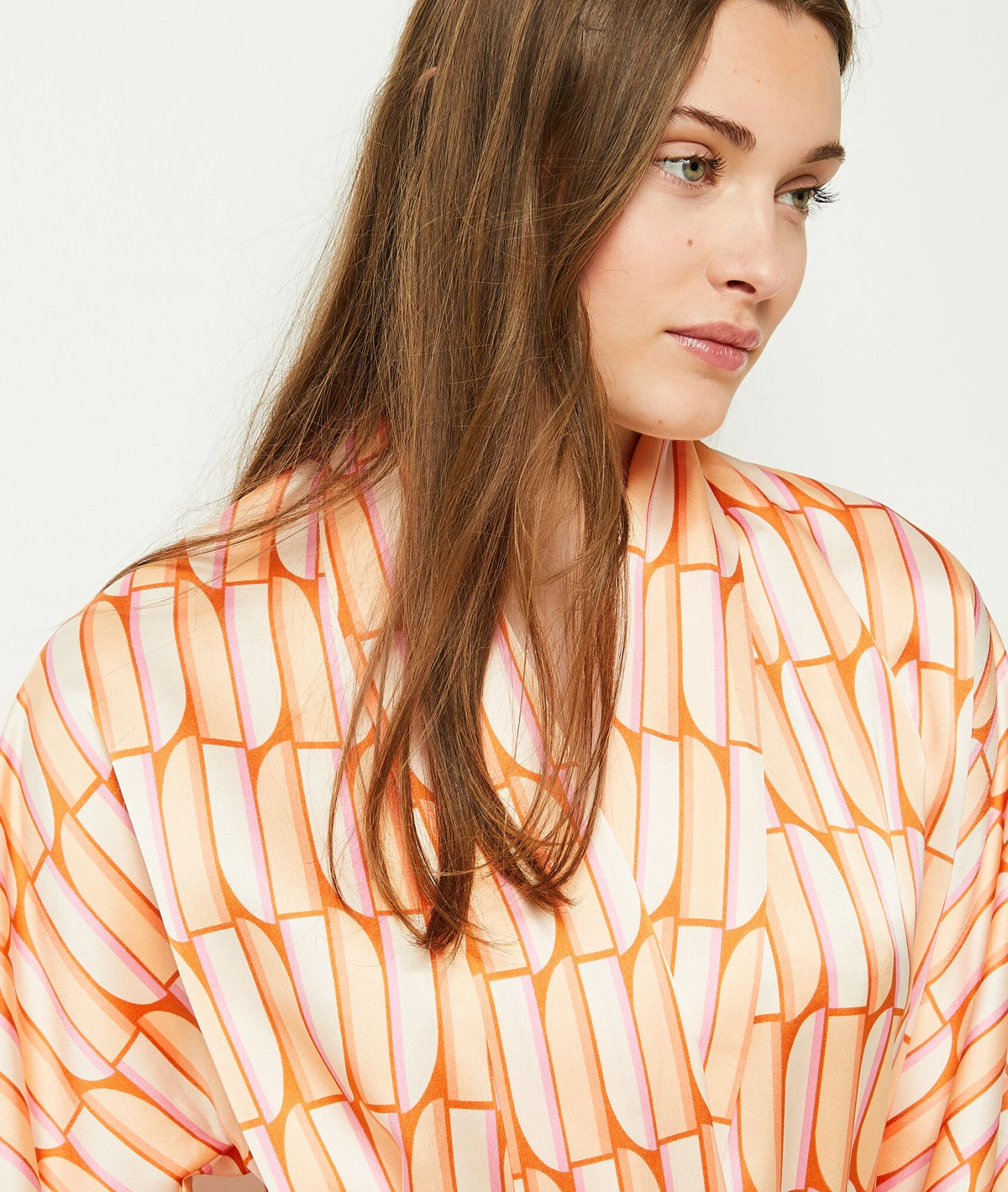 Sunny Nachthemd mit Print – Farbenfroher Komfort für erholsame Nächte 4 Sunny Nachthemd mit Print – Farbenfroher Komfort für erholsame Nächte – Bild 4