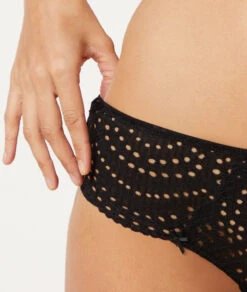 Damen Shorty mit Englischer Stickerei - Elegante Unterwäsche in Schwarz 8 Damen Shorty mit Englischer Stickerei - Elegante Unterwäsche in Schwarz -Etam Verkäufe 653920405 b