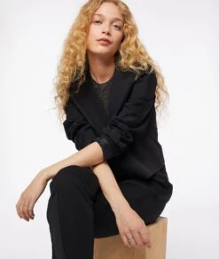 Kurze Blazerjacke Schwarz mit Satin-Akzenten - Eleganter Bolero