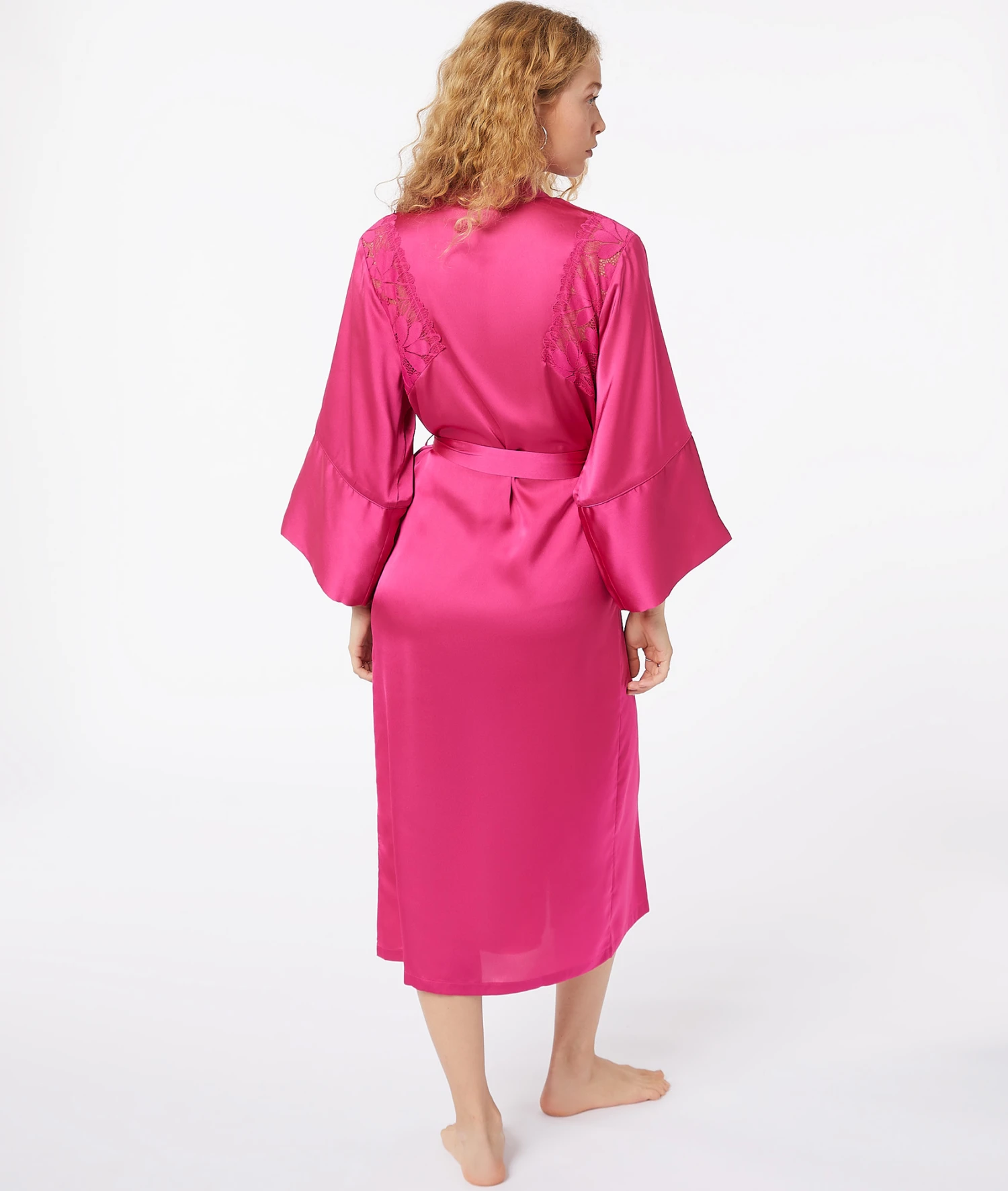 Elegant Fuchsia Satin Nightgown with Delicate Lace Detailing 2 Elegant Fuchsia Satin Nightgown with Delicate Lace Detailing – Bild 2