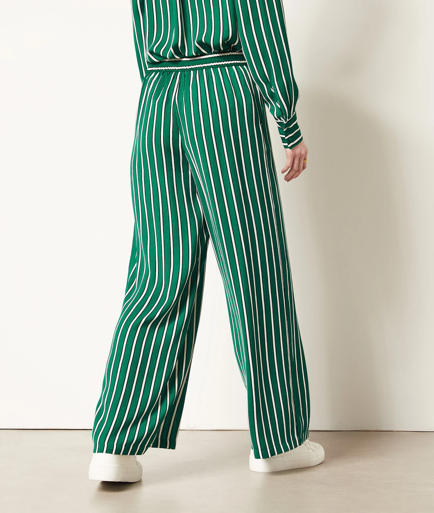 Gestreifte, Fließend Fallende Hose NILGRÜN 2 Gestreifte, Fließend Fallende Hose NILGRÜN – Bild 2