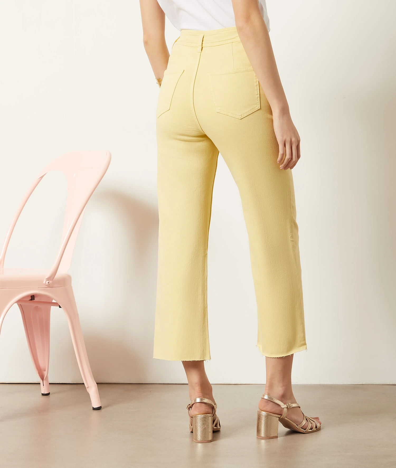 Weit Geschnittene Jeans HELLGELB 2 Weit Geschnittene Jeans HELLGELB – Bild 2