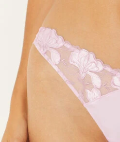 Romantic Pink Embroidered Tulle Thong - Elegant Lingerie 7 Romantic Pink Embroidered Tulle Thong - Elegant Lingerie -Etam Verkäufe 654053170 b