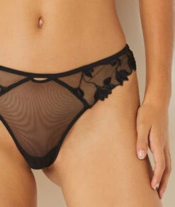 Tanga en Tulle Brodé Noir avec Motifs Floraux Élégants -Etam Verkäufe 654057705 b