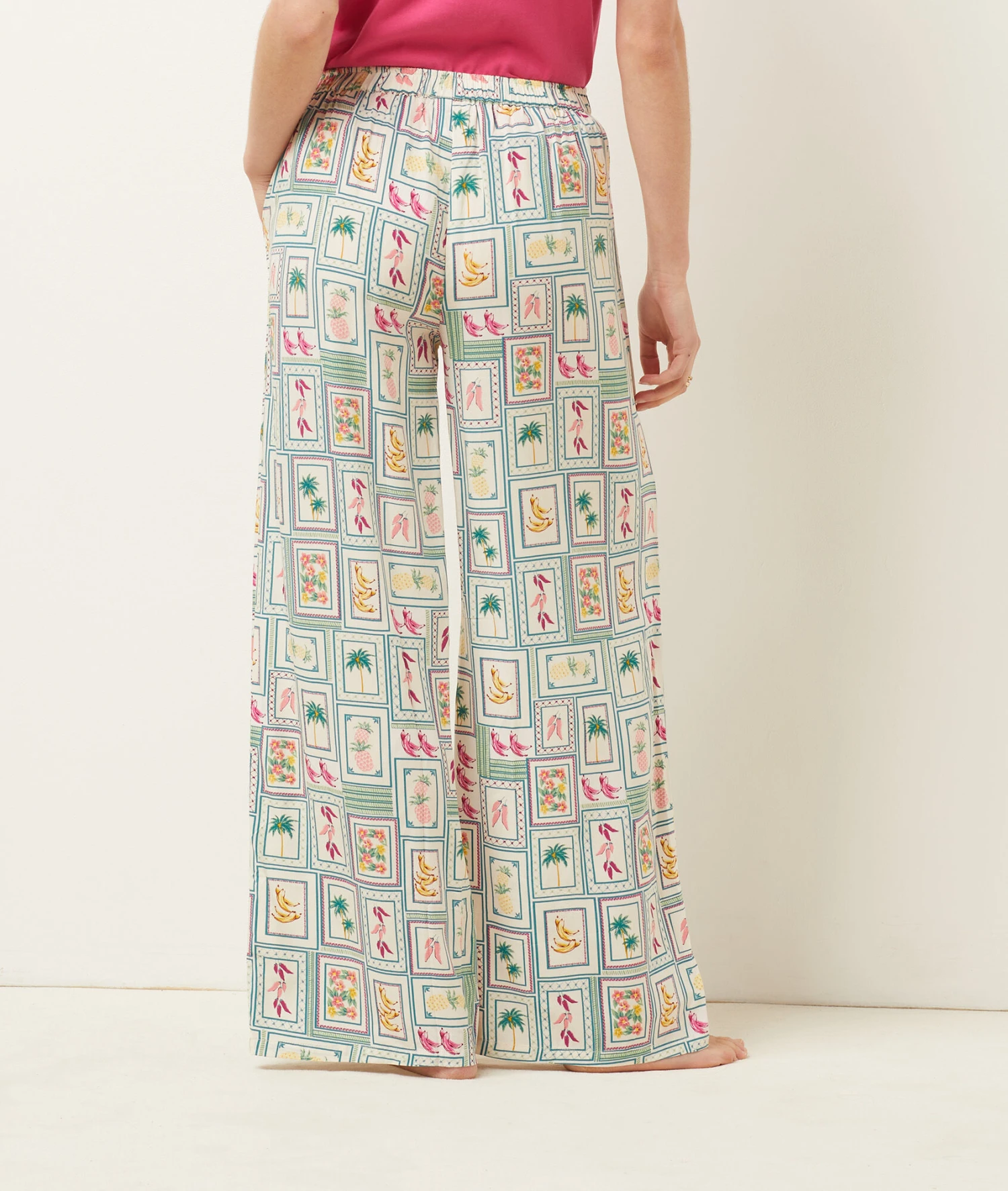 Komfortable Pyjamahose mit Allover-Print in Ecru 2 Komfortable Pyjamahose mit Allover-Print in Ecru – Bild 2