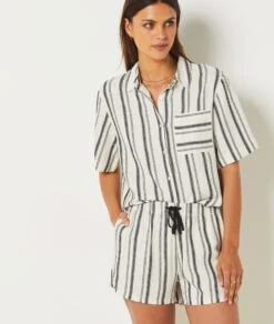 Classic Striped Pajama Shirt - Elegant White Sleepwear -Etam Verkäufe 654066406 c