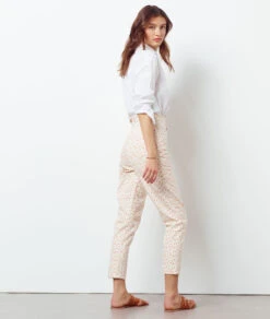 Karottenjeans Mit Gestickten Details ECRU