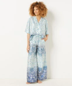 Gemusterte Pyjamahose mit ausgestelltem Bein - Stylische Nachtwäsche