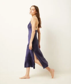 Elegantes Langes Nachthemd aus Seidigem Satin – Nachtblau 8 Elegantes Langes Nachthemd aus Seidigem Satin – Nachtblau -Etam Verkäufe 654073224 6