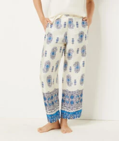 Bequeme Pyjamahose mit Print – Gerader Schnitt & Mehrfarbiges Design 7 Bequeme Pyjamahose mit Print – Gerader Schnitt & Mehrfarbiges Design -Etam Verkäufe 654079090 6