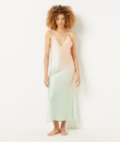 Luxuriöses Seidiges Nachthemd mit Freiem Rücken - Elegant & Verführerisch 7 Luxuriöses Seidiges Nachthemd mit Freiem Rücken - Elegant & Verführerisch -Etam Verkäufe 654079368 6