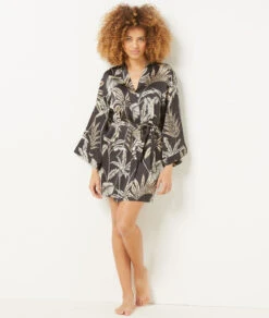 Black Printed Satin Kimono Robe - Elegant Women's Nightwear -Etam Verkäufe 654083805 6