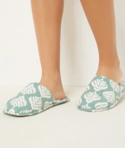 Chaussons Mules Imprimés Vert Nil : Élégance et Confort Douillet