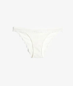 Spitzen-Bikiniunterteil in Ecru – Eleganter Damen Slip mit hohem Komfort 9 Spitzen-Bikiniunterteil in Ecru – Eleganter Damen Slip mit hohem Komfort -Etam Verkäufe 654106180 c