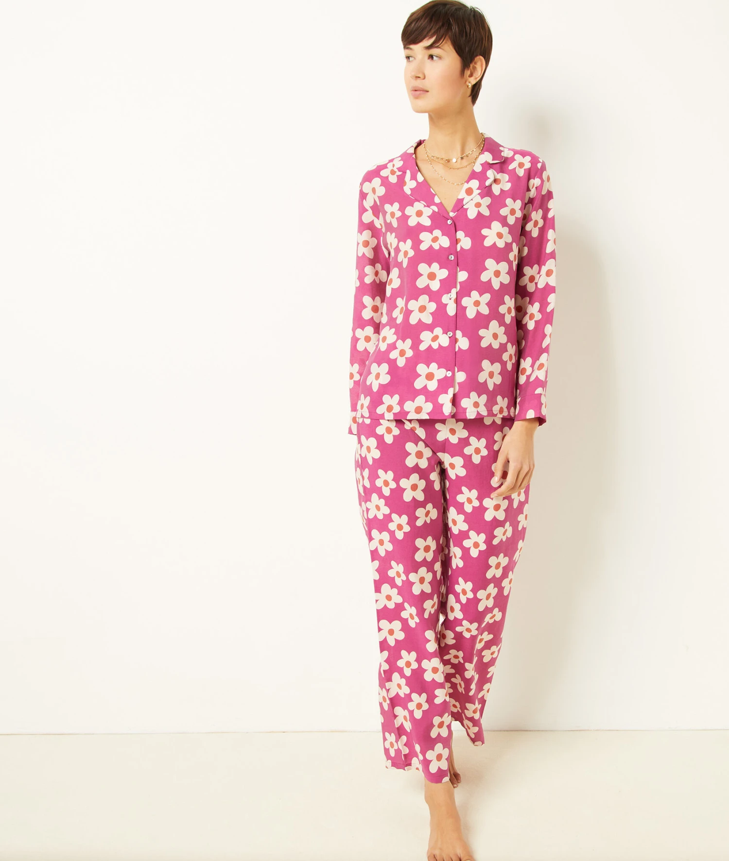 Seidiges Pyjamahemd mit elegantem Print - Langärmeliges Nachtoberteil in Mauve 3 Seidiges Pyjamahemd mit elegantem Print - Langärmeliges Nachtoberteil in Mauve – Bild 3
