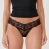 SWEET Tanga en Dentelle Noir - Élégance et Raffinement 11 SWEET Tanga en Dentelle Noir - Élégance et Raffinement -Etam Verkäufe 654146905 x