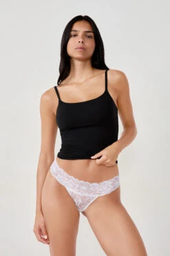 String en Dentelle Blanc par SWEET - Élégance et Confort 7 String en Dentelle Blanc par SWEET - Élégance et Confort -Etam Verkäufe 654150101 b