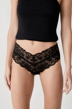 SWEET Hipster V-Shape Lace Panties - Black